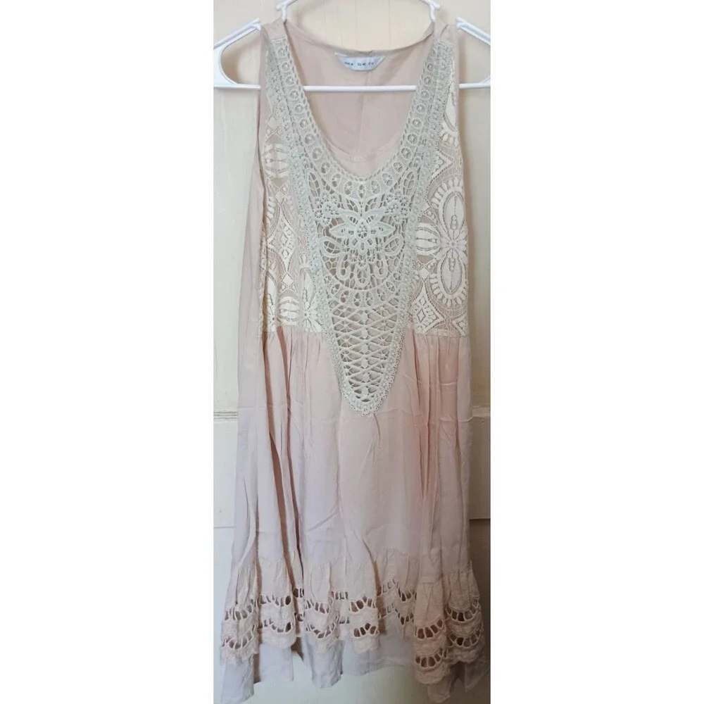 Women's Boho Crochet Lace Sleeveless Midi Dress Beige Size Medium